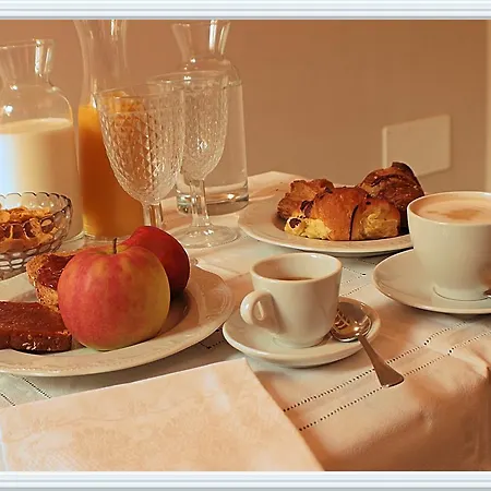 Lanterna Room&breakfast Oda ve Kahvaltı