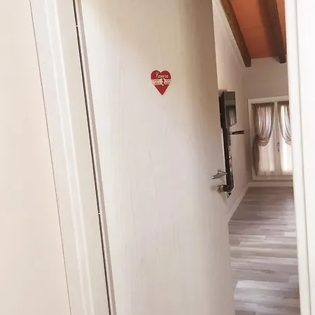 Lanterna Room&breakfast Bed and Breakfast Κάρπι