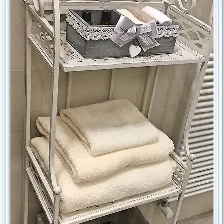 ベッド・アンド・ブレックファスト Lanterna Room&breakfast カルピ